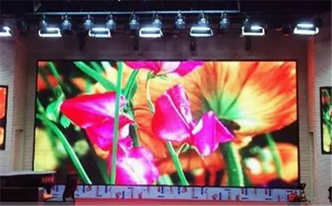 LED顯示屏用于高校有哪些優(yōu)勢？| 成都室內(nèi)全彩屏